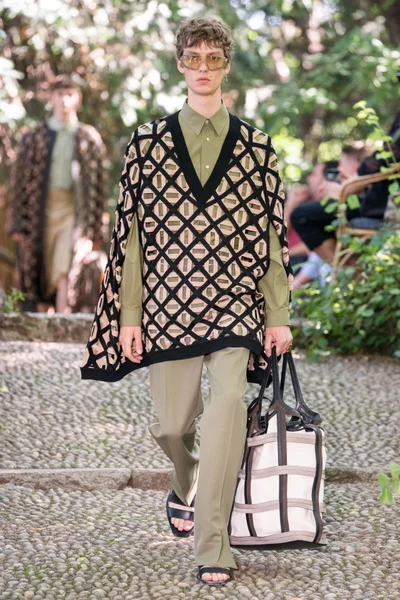 Look 54